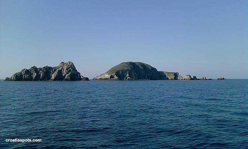 The approach to the Island