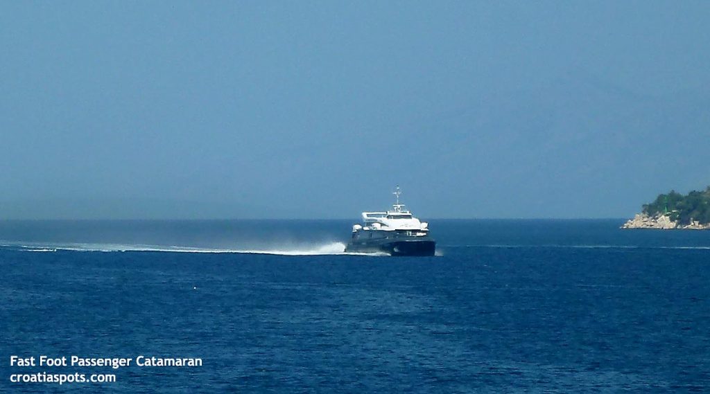 Fast foot passenger catamaran ferry