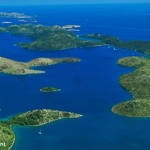 Kolocep Island Map: walking/hiking, bays, beaches and swimming spots