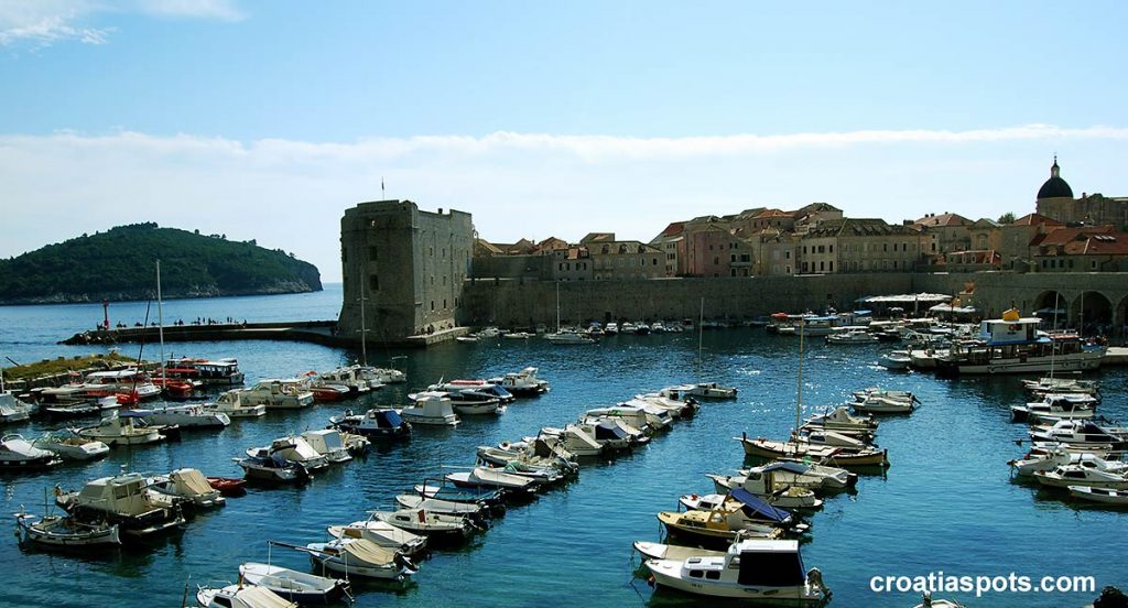 panoramic view of Dubrovnik old town